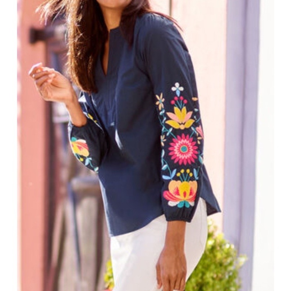 Talbots Navy Blue Floral Embroidered Sleeve Poplin Top Blouse 100% Cotton Sz M